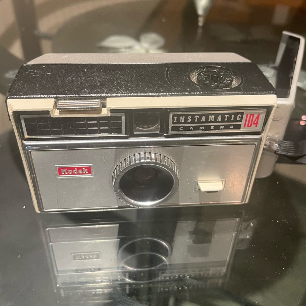 💕Host Pick💕Vintage Kodak Black and Silver Camera